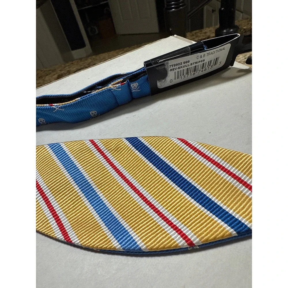 Croft & Barrow Mens Adjustable‎ Bow Tie Reversible Skull Stripes